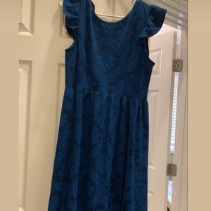 Blue dress / black bow